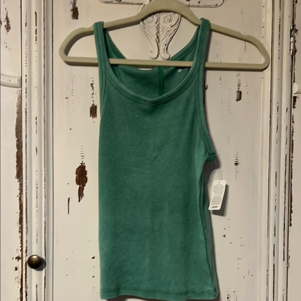 Green Ribbed Fitted Tank Top - Picture 3 of 6